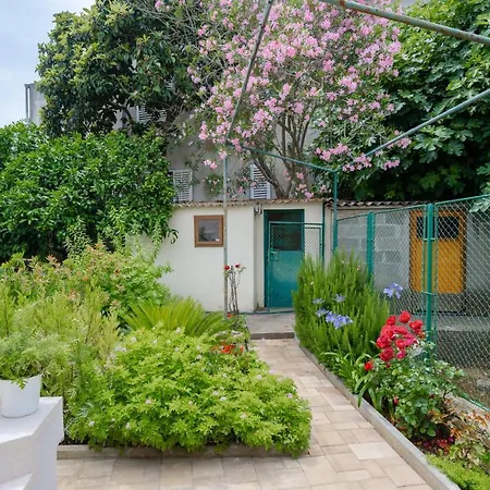 Garden * וולה לוקה