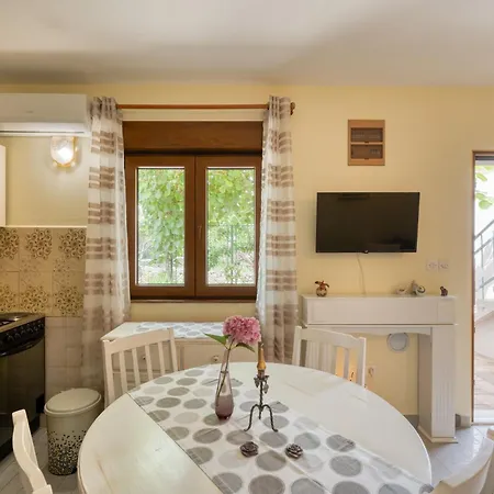 Garden * וולה לוקה